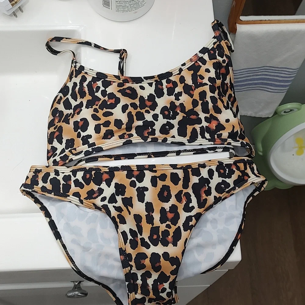 Leopard Bikini - Picture 3 of 3